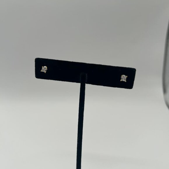 Medium Square Stud Earrings in Gold color with plastic back - Picture 1 of 4